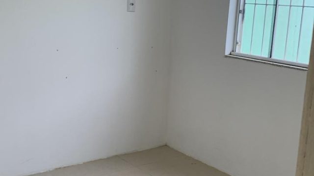 CASA COM AMPLO ESPAÇO