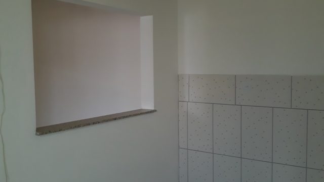 CASA COM AMPLO ESPAÇO