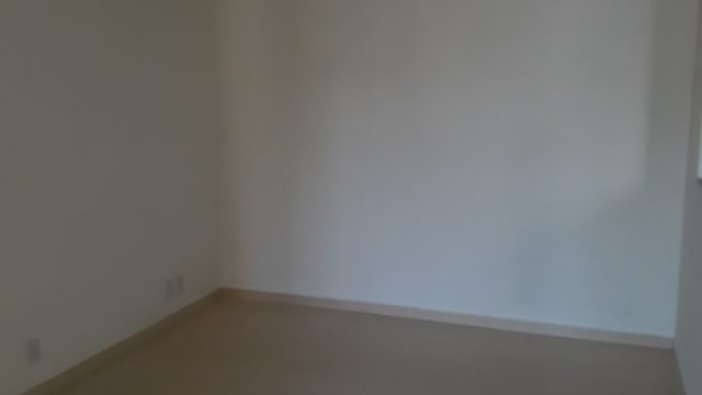CASA COM AMPLO ESPAÇO