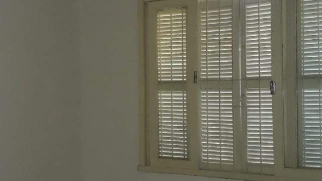 CASA COM AMPLO ESPAÇO