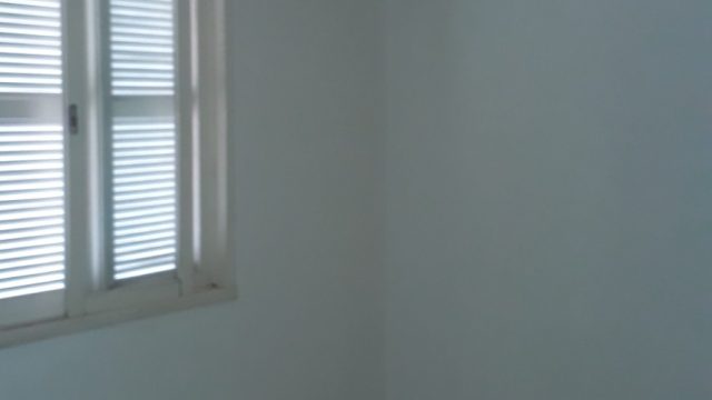 CASA COM AMPLO ESPAÇO