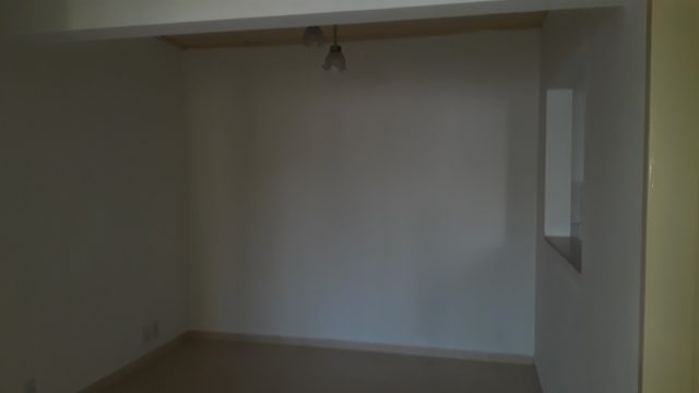 CASA COM AMPLO ESPAÇO